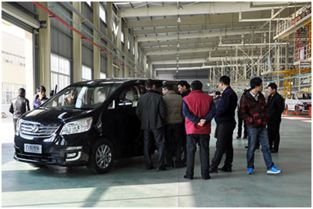 九龍汽車2014年度經(jīng)銷商大會(huì)成功召開(kāi)