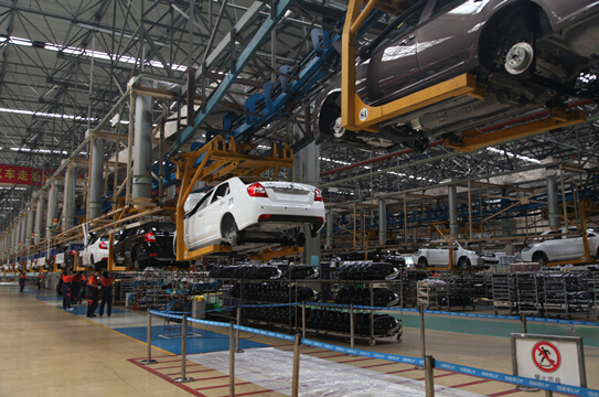 走進(jìn)吉利工廠車間 揭開汽車制造神秘面紗